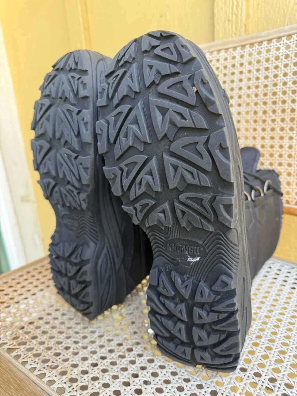 Khombu Black Insulated Waterproof Lace Up Winter Snow Boots Mens size 10